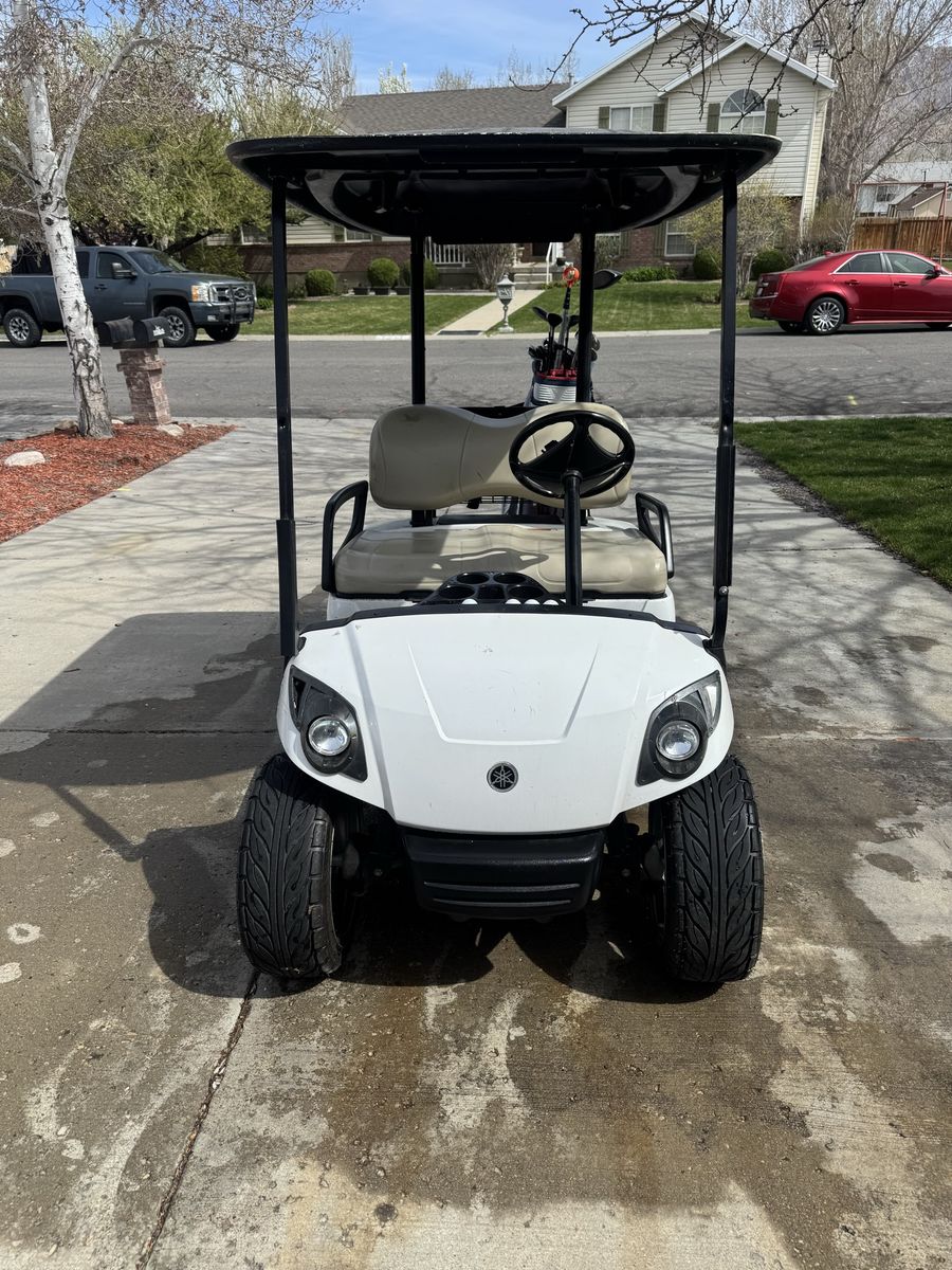 Yahmaha Golf cart 48V $4500