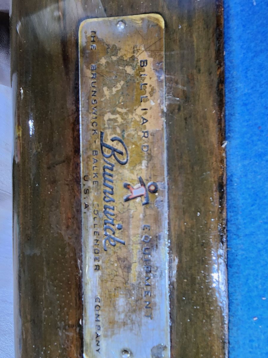 Brunswick Sport king pool table