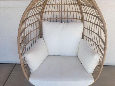 Indoor/outdoor egg chair