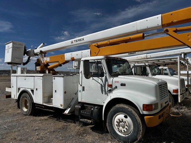 2000 International 4700 -  60' Terex Material Handling Aerial Device