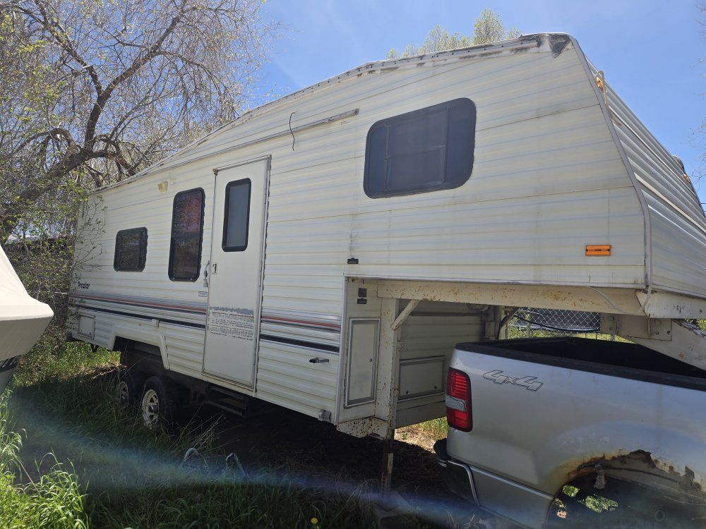 Prowler 5th Wheel Travel Trailer - 1992