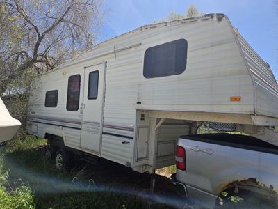 Prowler 5th Wheel Travel Trailer - 1992