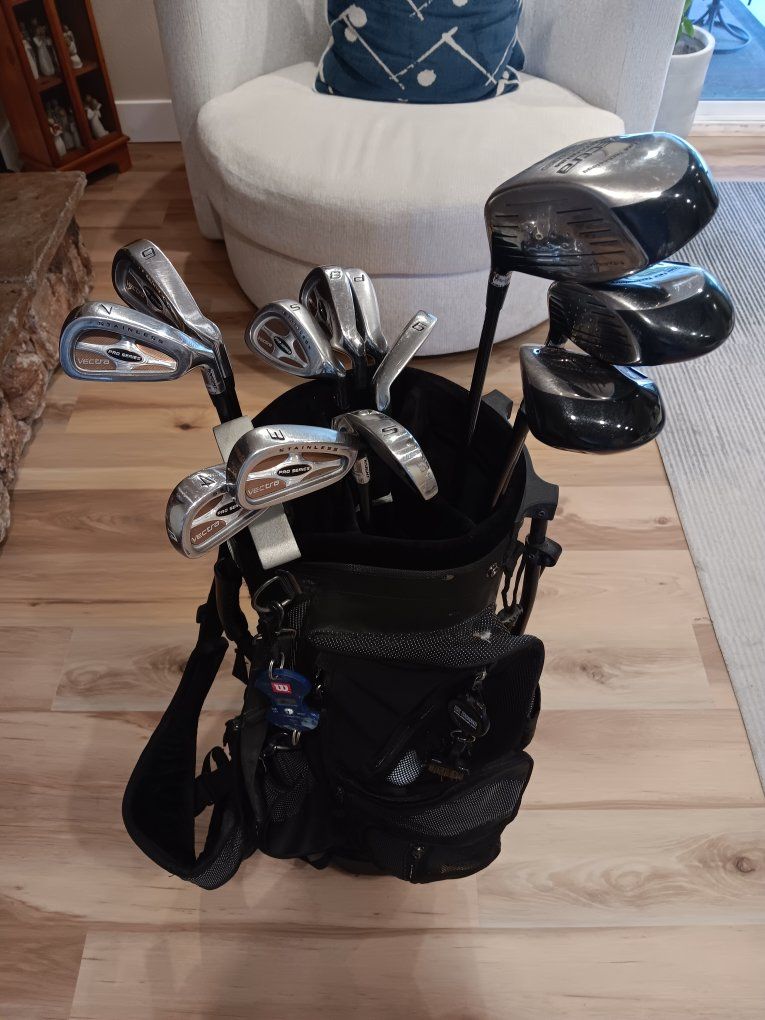 Intech Vectra Pro Series stainless steel iron set (2,3,4,5,6,7,8,9 & P) Vectra Titanium Pro Series golf clubs, featuring a 10-de
