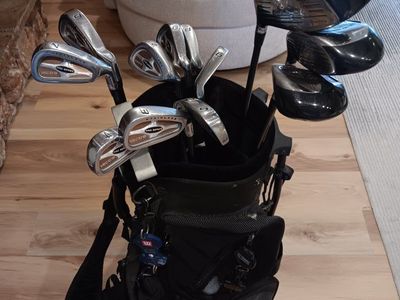 Intech Vectra Pro Series stainless steel iron set (2,3,4,5,6,7,8,9 & P) Vectra Titanium Pro Series golf clubs, featuring a 10-de
