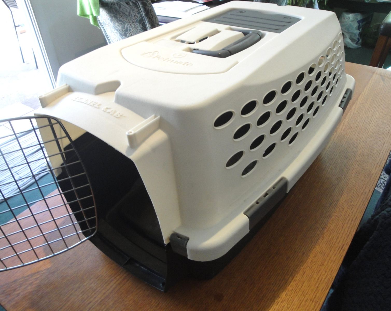 PetMate Vari Kennel Pet Crate 24″