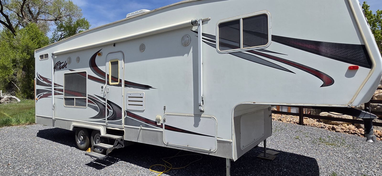 2008 Eclipse Attitude 30AKS 5th Wheel Toy Hauler