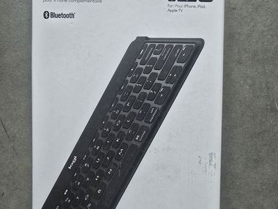 Logitech 920-006701 Keys-to-go Apple iPad, iPhone, Apple TV Portable...