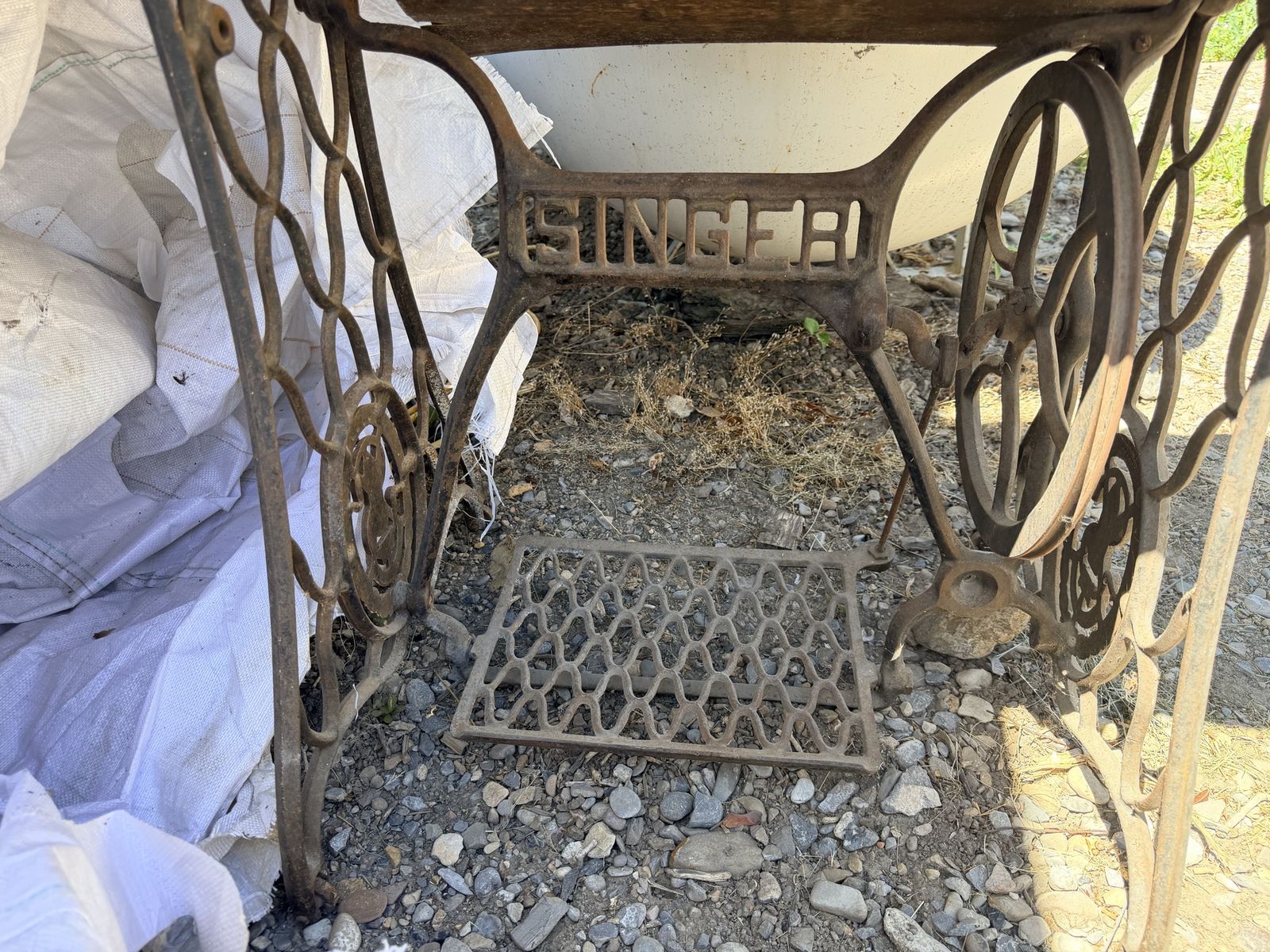 Main image 6