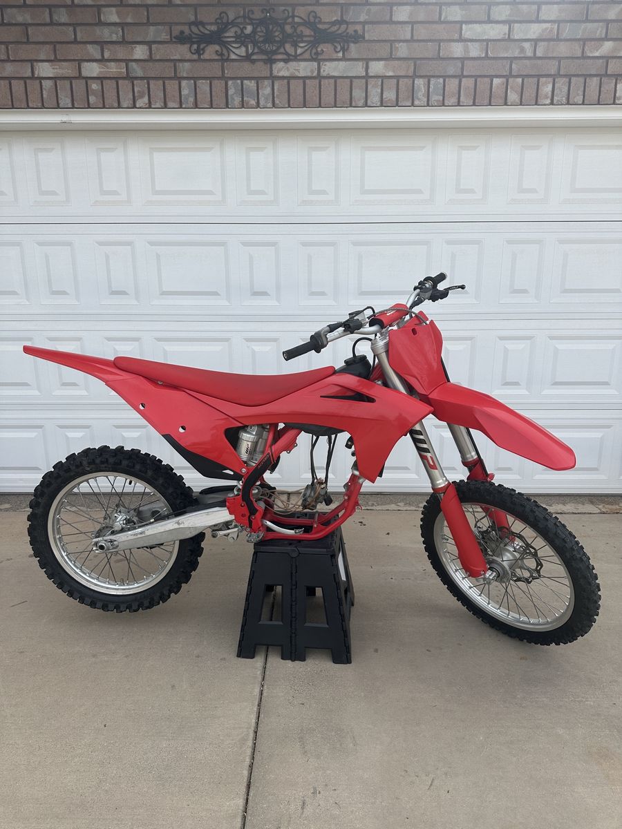 2022 GasGas MC250 project bike / rolling chassis