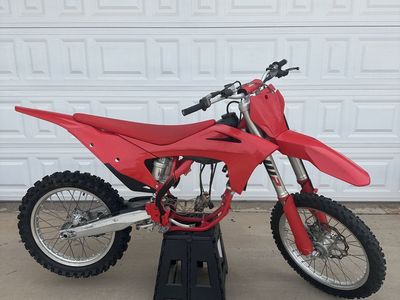 2022 GasGas MC250 project bike / rolling chassis