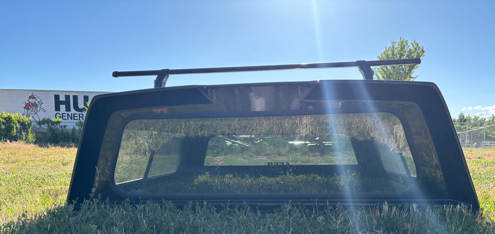 Leer 100XR Truck Cap Camper Shell w/ Thule Roof Rack - Black, 56FF15 Fit