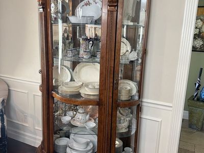 Traditional Curved Glass Curio / China Cabinet