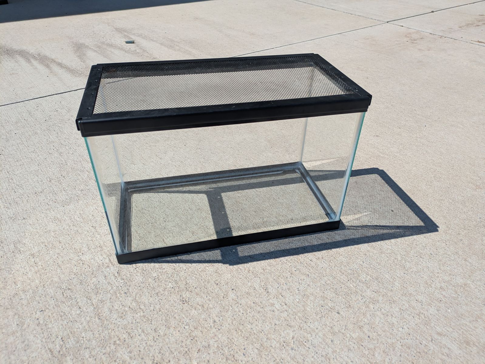 5 gallon tank enclosure