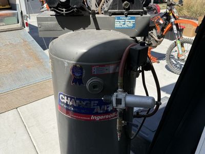 Ingersoll-Rand 5HP 60 Gall Air Compressor – 240V,