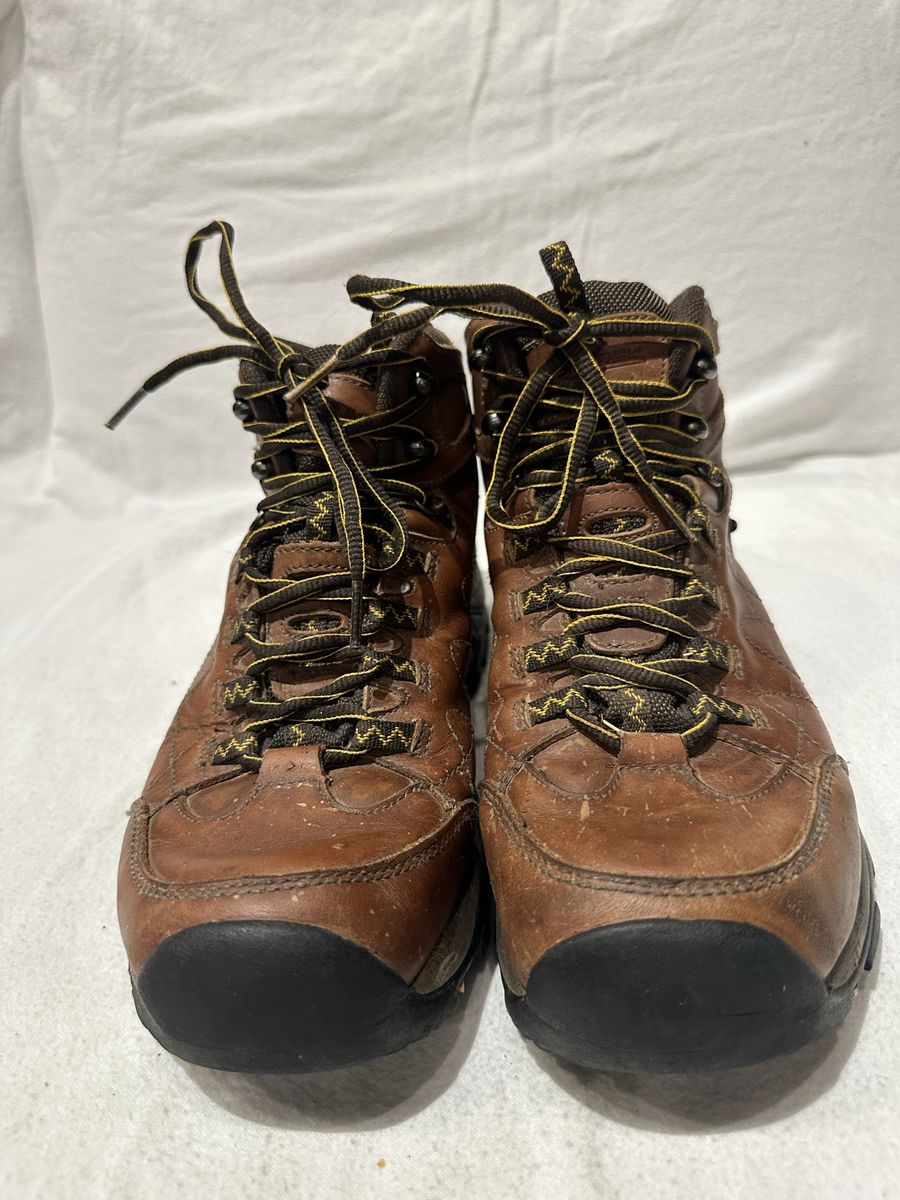 Mountrek men’s size 8 brown leather WP hiking boot