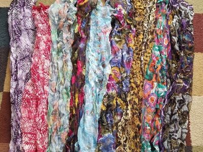 Set of 9 beautiful scarfs