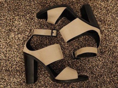 Kelsi Dagger heels Size 8.5