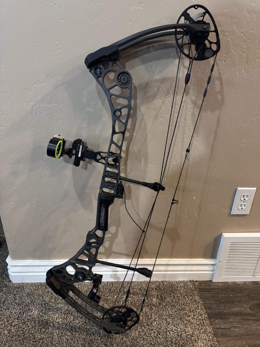 Mathews Halon X Compound Bow