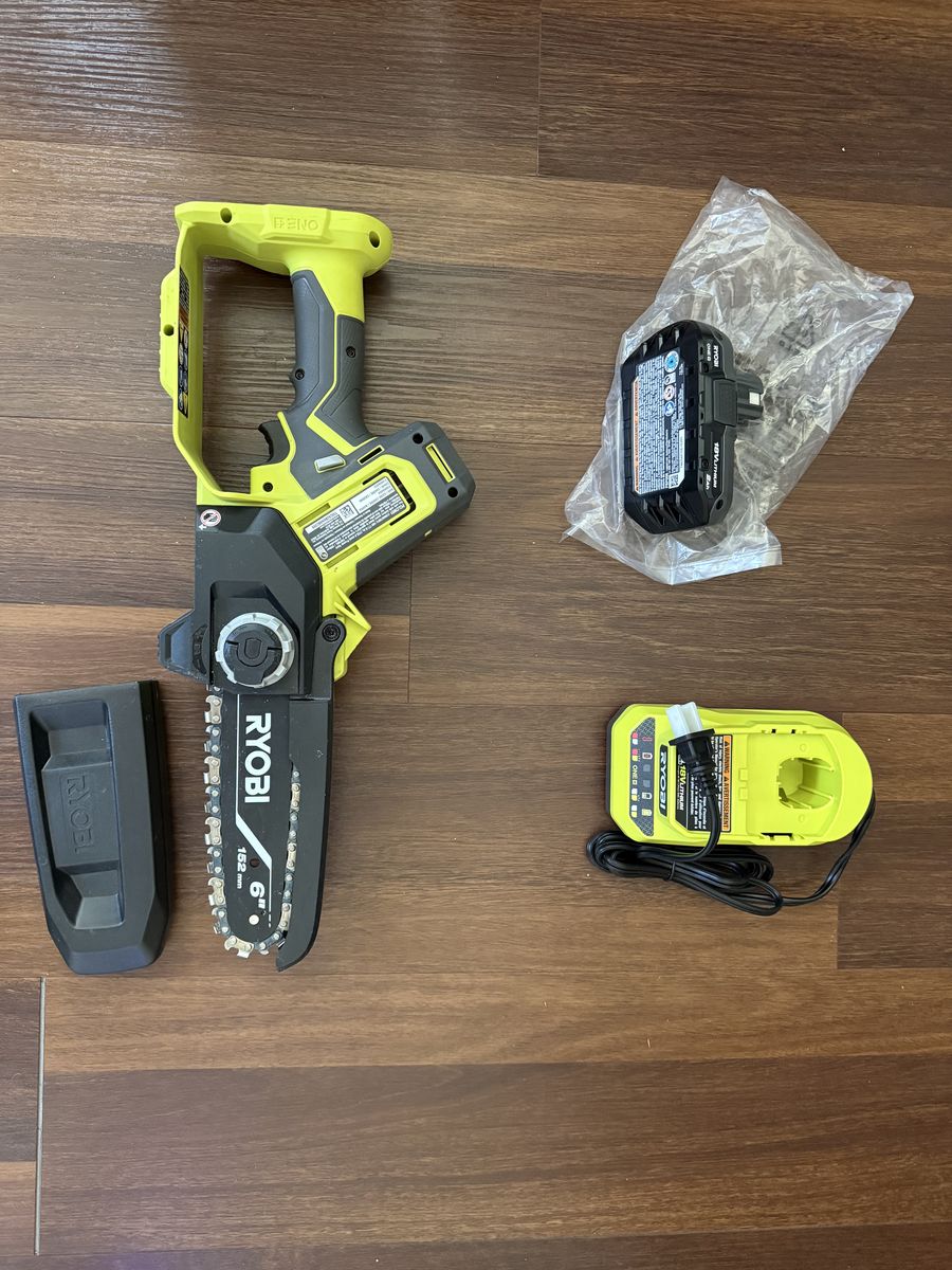 RYOBI 18V ONE+ 6" PRUNING CHAINSAW, with battery and charger