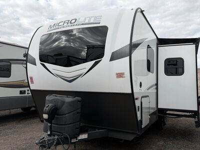 2022 FOREST RIVER MICRO LITE 22FBS SUPER LITE FOR SMALL TRUCKS