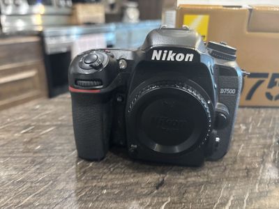 Nikon D7500 DSLR Camera (body only)