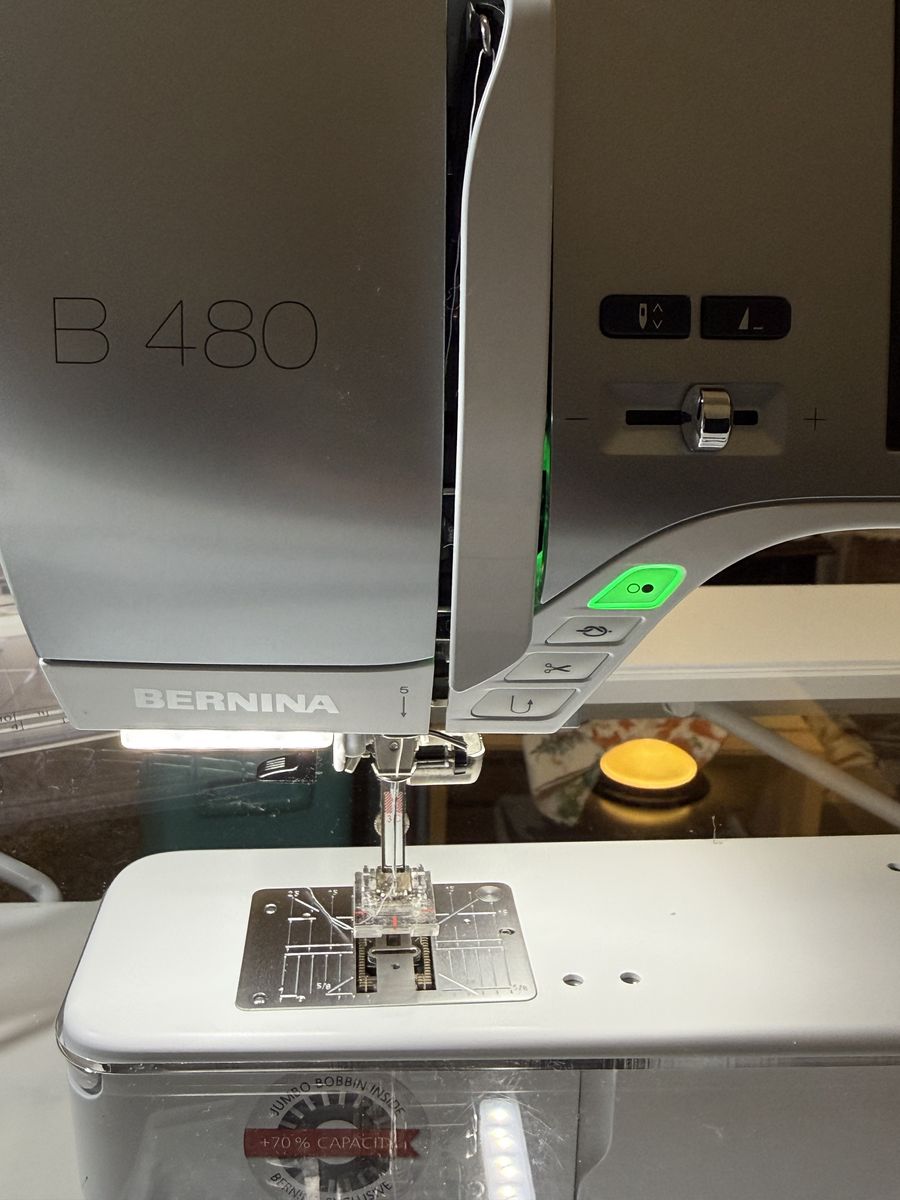 Bernina B480 Quilting/Sewing Machine