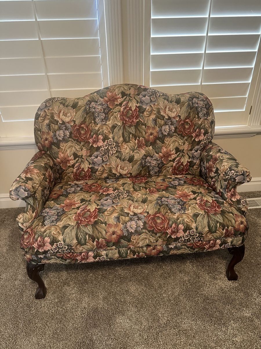 Flowered love seat