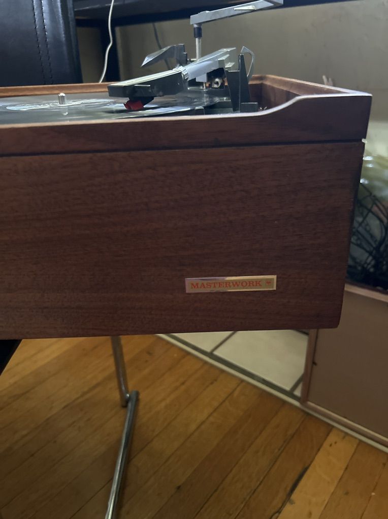 Main image 6