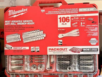 Milwaukee 106pc 1/4" and 3/8" Ratchet and Socket Set with Packout Case. Part number: 48-22-9486
