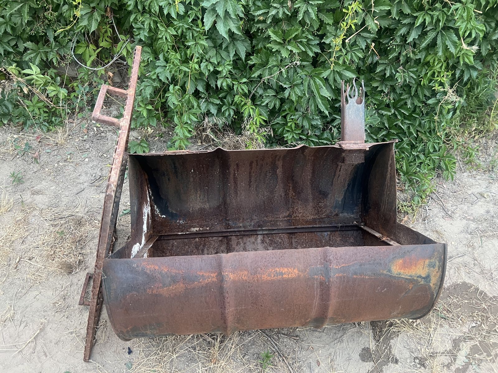 Main image 2
