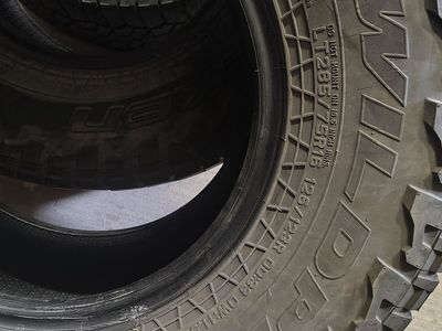 285/75R16 falken wildpeak at3w