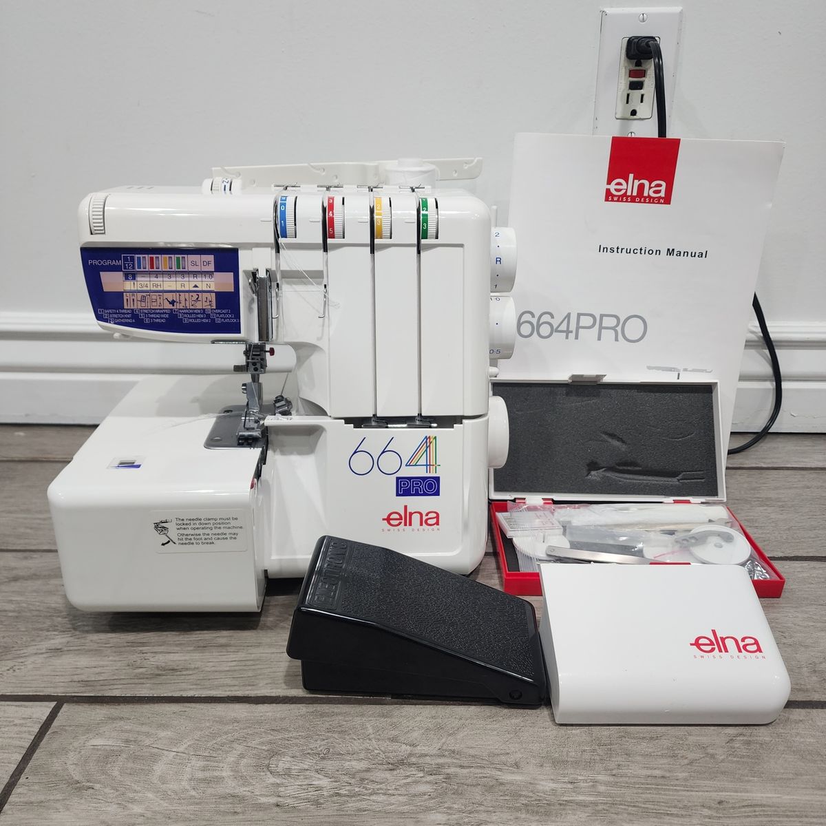 ELNA 664 PRO SERGER SEWING MACHINE & ACCESSORIES WORKS GREAT QUALITY MACHINE!