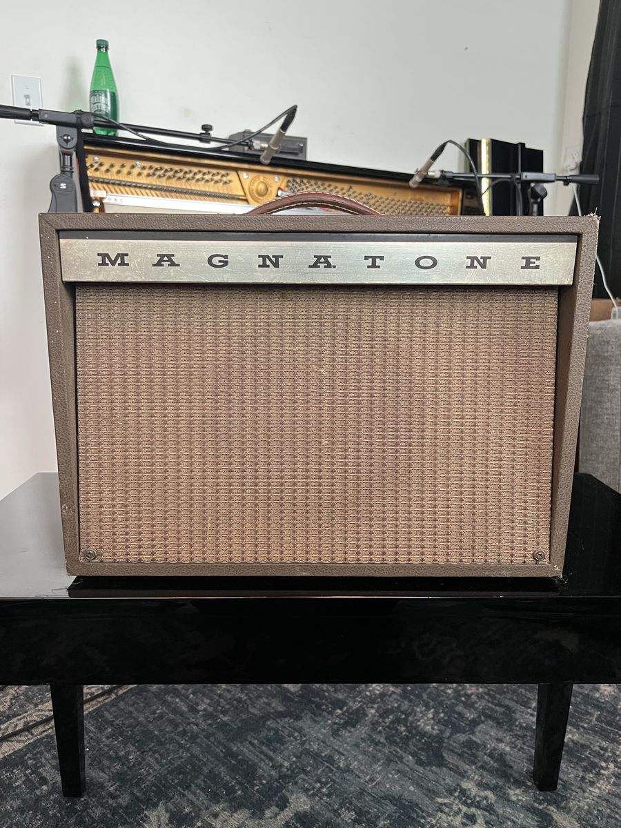 1959 Magnatone 210 Amp with Vibrato