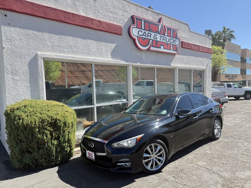 2015 INFINITI Q50 Base