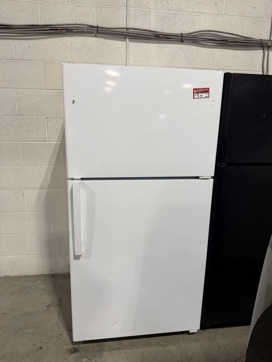 GREAT CONDITION GE TOP AND BOTTOM FRIDGE