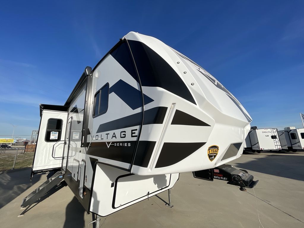 New 2026 Dutchmen RV Voltage V-Series 3600