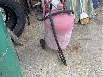 Pressure sand blaster