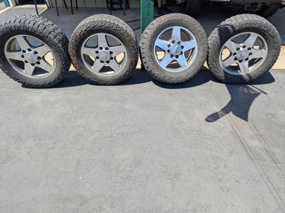 Chevy 20" wheels 8 lug