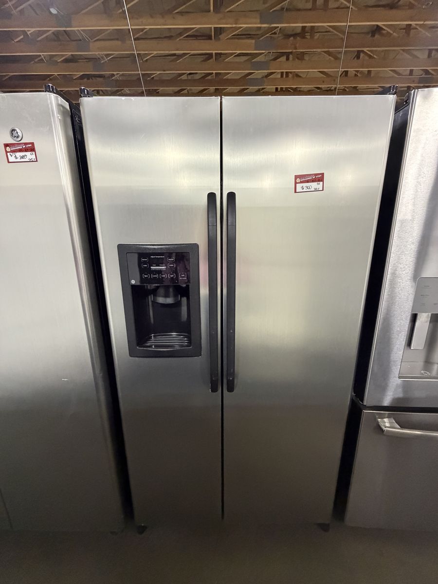BEST DEALS AROUND! GE SIDE BY SIDE FRIDGE