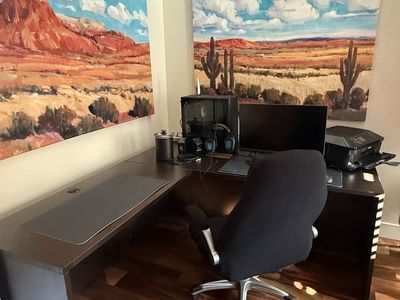 Corner desk (up to 2 people)