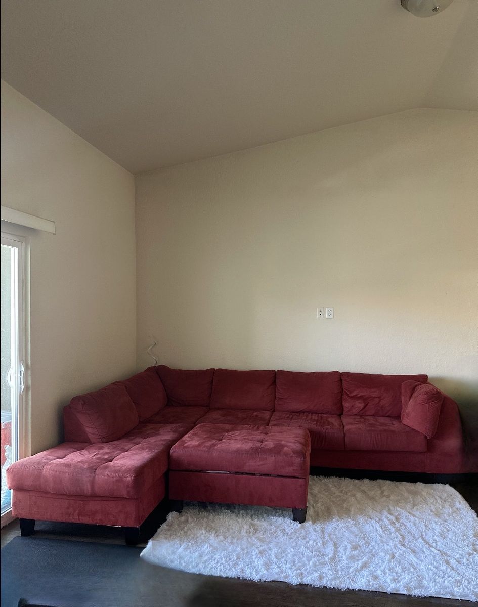 Need Gone This WKnd- Red Sectional Couch W/Ottoman