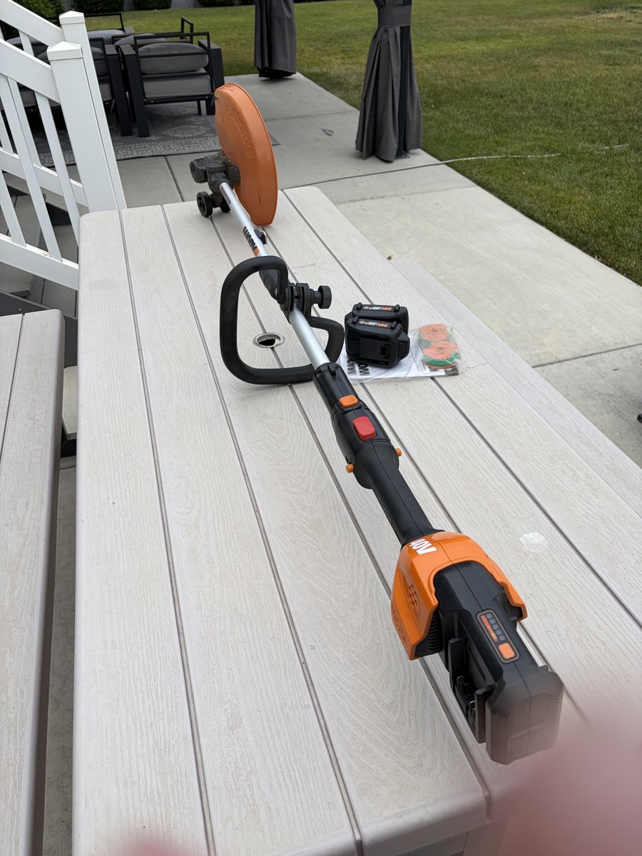 Worx Cordless String Trimmer & Lawn Edger, 13" Electric Weed Wacker