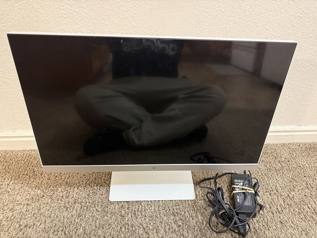 HP Pavilion 27XW 27" LED Backlit Monitor - Silver/White