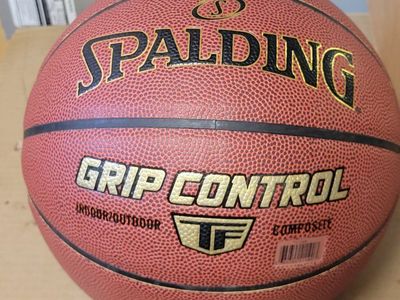 Spalding Grip Control TF-1000 Indoor/Outdoor Composite Basketball - Size 7