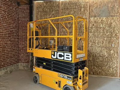 SCISSOR LIFT 19FT - 26FT - 32FT. RENTAL JLG - GENIE - JCB