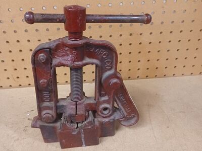 Pipe vise. 2 inch