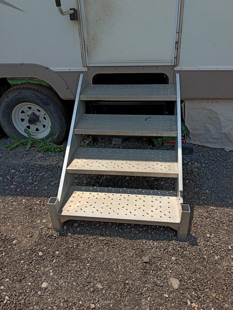Aluminum RV Steps/Stairs