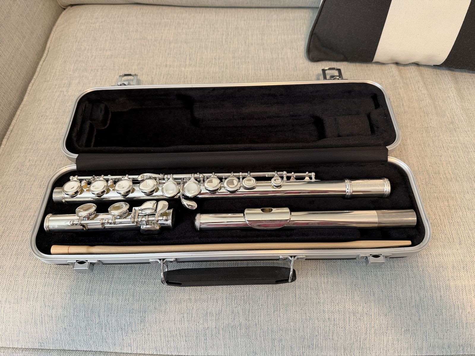 Like New Jupiter Flute JFL710