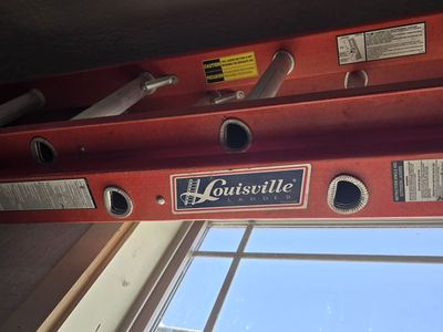 32' Louisville Extension Ladder, Fiberglass