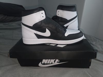 Nike Air Jordan 1 Retro High OG "Panda" Sneakers Men's Size 9.5 Black/White